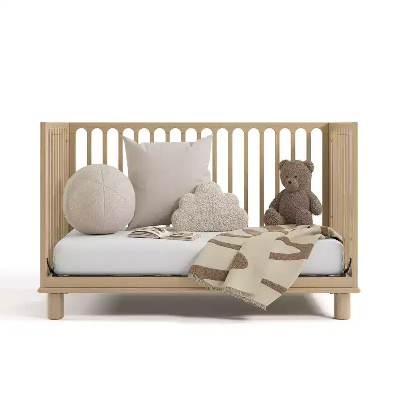Wandelbares 3-in-1-Babybett aus Massivholz mit Kleinkindgitter – Treibholz / Haselnuss / Olive / Salbei