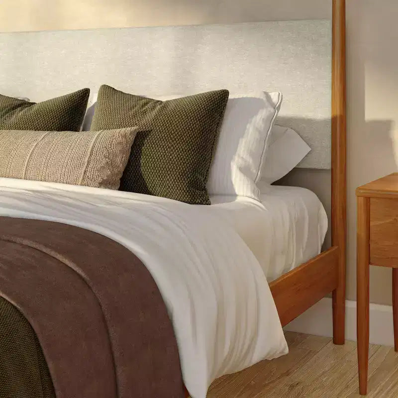 Himmelbett King aus Kiefernholz mit gepolstertem Kopfteil – Hellbraun / Schweizer Kaffee